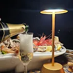 לינה וארוחת בוקר Obelisco Rhome 4*
