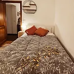 Obelisco Rhome לינה וארוחת בוקר 4*